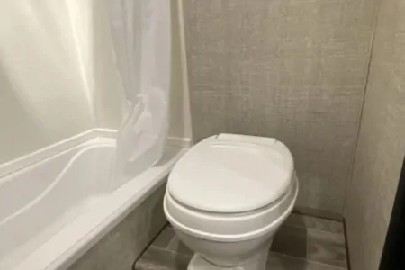 Lakeview's Trailer Rentals 25BH