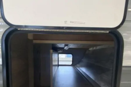 Lakeview's Trailer Rentals 25BH