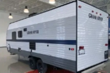 Lakeview's Trailer Rentals 25BH