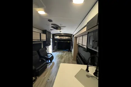 Daniel's Cruiser RV Stryker st2916 Toy Hauler