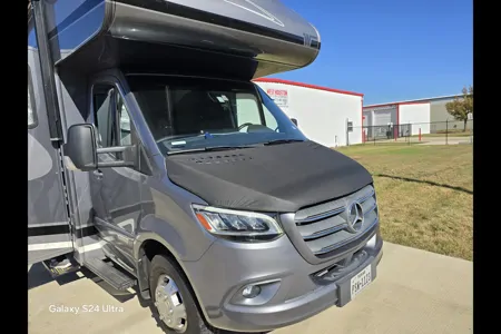 Rashid's Winnebago Vita 24P Class C