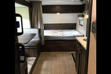 Hideaway Rv rentals Fur baby friendly Wolf pup 17JG