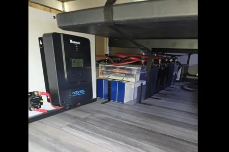2022 Coachmen Freedom exspress 257bhs Travel Trailer with automated solar and inverter power