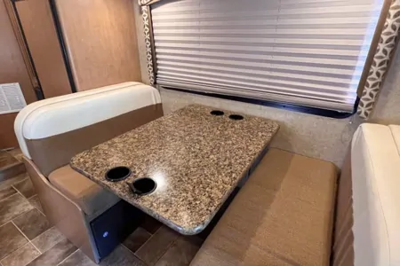 Pegasus - Thor Motor Coach Class C