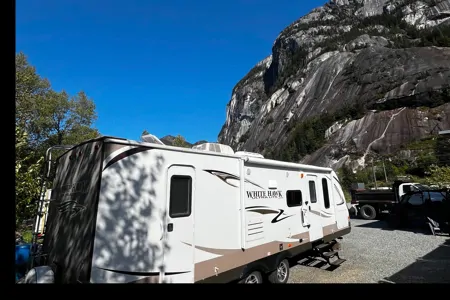 Layza’s 28 ft Jayco