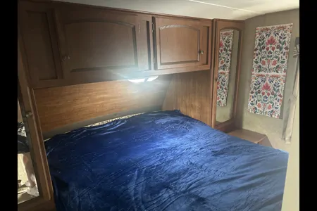 Layza’s 28 ft Jayco