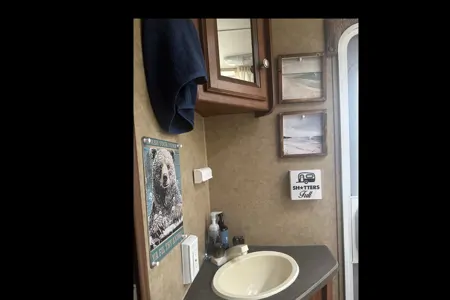 Layza’s 28 ft Jayco