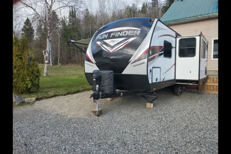 Nicole / Rob's  Fun Finder Travel Trailer