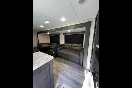 KZ Sportsmen 332 bhkse Travel Trailer