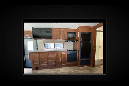 33 - 2017 Forest River Georgetown GT3