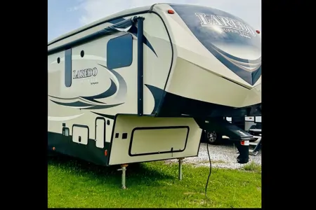 Alyssa's Keystone Laredo Fifth Wheel Side Bunkhouse