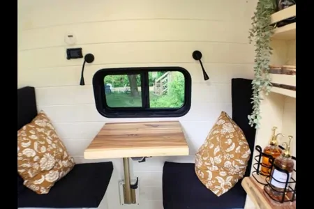 Olive Mercedes-Benz Sprinter 2500 Classe B