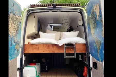 Olive Mercedes-Benz Sprinter 2500 Classe B