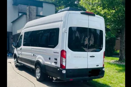 Léo  2021 Ford Transit 3500HD CLASSE B