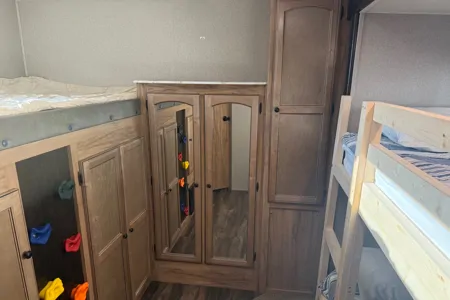 Perfect Bunkhouse: Spacious, Comfortable, Private, Outdoor Fun