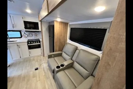 Gerry's Keystone Arcadia Select Fifth Wheel