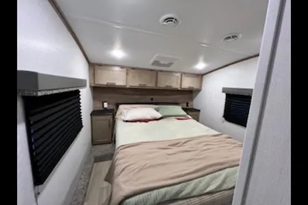 Gerry's Keystone Arcadia Select Fifth Wheel