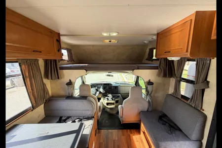 Desert Cruiser - Easy to Drive (Sleeps 5)
