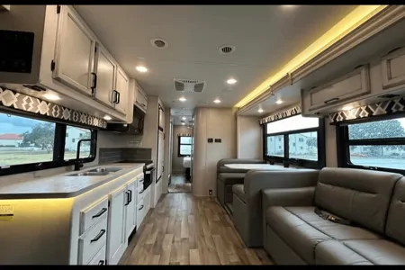 "Alamo-bile" Adventurer - Jayco Greyhawk 29MV