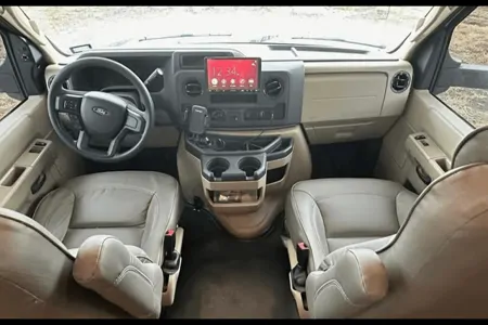 "Alamo-bile" Adventurer - Jayco Greyhawk 29MV