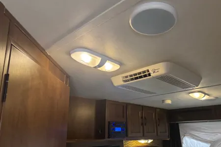 The Wilson’s Jayco Jay Feather Ultra Lite Hybrid