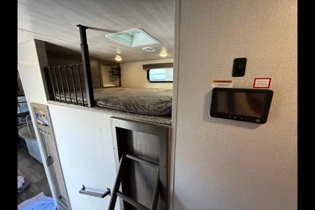 2022 Cougar 368MBI – King Bed + Bunk Room