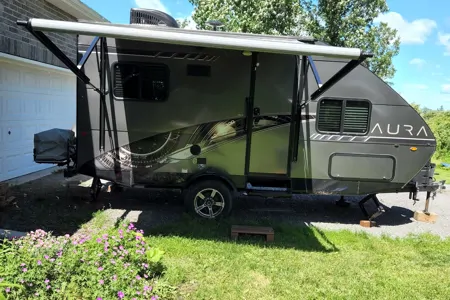 Tamany's Travel Lite Aura Travel Trailer