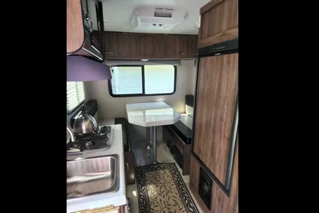 Tamany's Travel Lite Aura Travel Trailer
