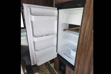 Tamany's Travel Lite Aura Travel Trailer