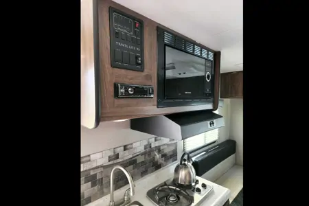 Tamany's Travel Lite Aura Travel Trailer