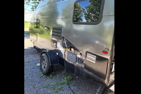 Tamany's Travel Lite Aura Travel Trailer