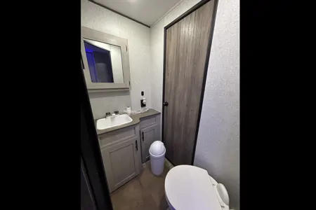 Alex's Crossroads 2025 320FB Zinger Travel Trailer