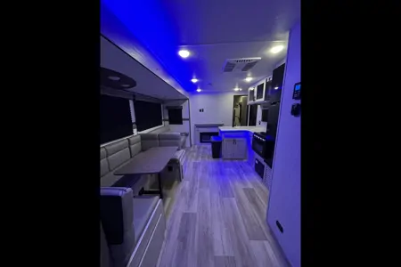 Alex's Crossroads 2025 320FB Zinger Travel Trailer