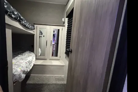 Alex's Crossroads 2025 320FB Zinger Travel Trailer