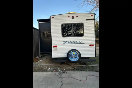 Alex's Crossroads 2025 320FB Zinger Travel Trailer