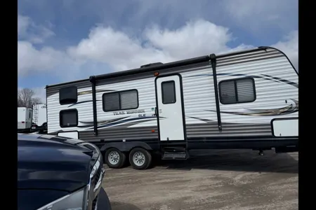 Heartland Trail Runner 25SLE 29’ Travel Trailer