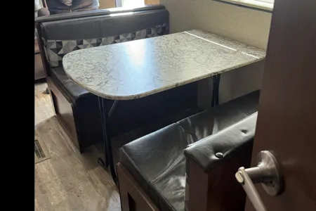 Heartland Trail Runner 25SLE 29’ Travel Trailer