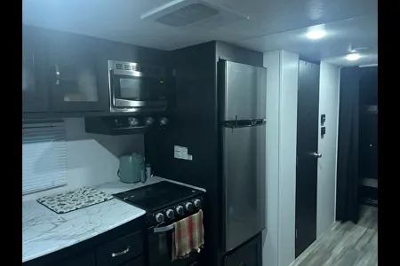 2022 Freedom Express 29SE TT Sleeps up to 10!