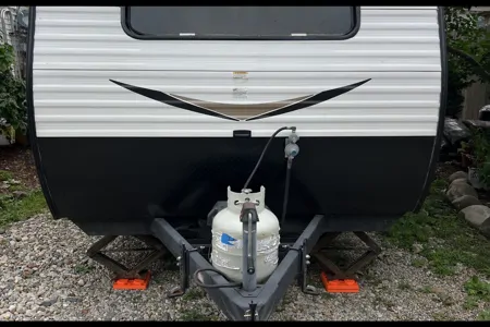 April's Travel Trailer - 10" Serta Memory Foam Queen Mattress