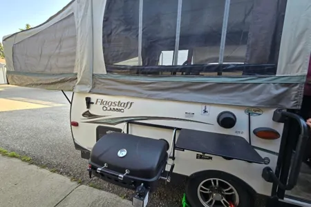 Vika's Flagstaff D265 Tent Trailer