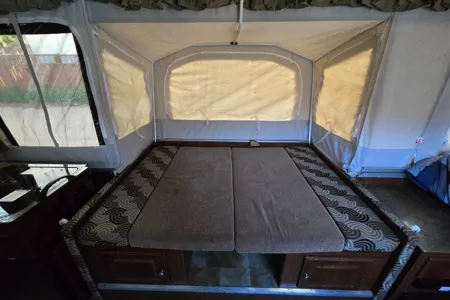 Vika's Flagstaff D265 Tent Trailer