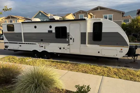 Myles's Forest River Wildwood X-Lite 273QBXL Travel Trailer