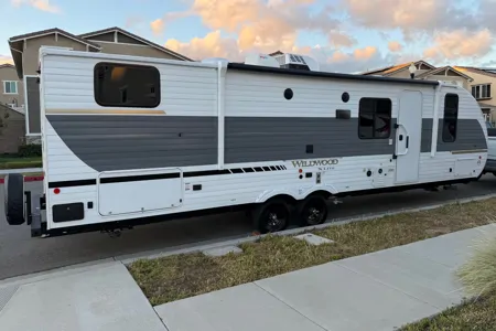Myles's Forest River Wildwood X-Lite 273QBXL Travel Trailer