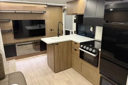 Myles's Forest River Wildwood X-Lite 273QBXL Travel Trailer