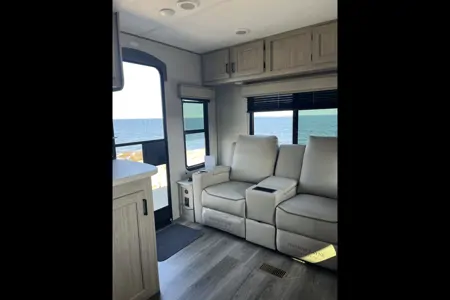 Lighthouse Lane RV Cottage