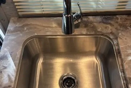 William's Thor Motor Coach Ford Thor Chateau 25 VF Class C