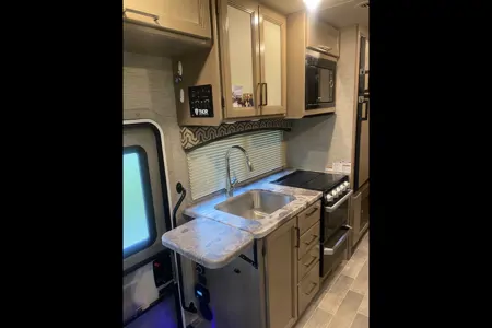 William's Thor Motor Coach Ford Thor Chateau 25 VF Class C