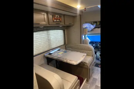 William's Thor Motor Coach Ford Thor Chateau 25 VF Class C