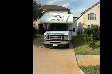 William's Thor Motor Coach Ford Thor Chateau 25 VF Class C