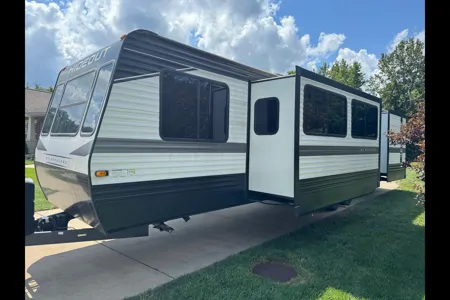 2022 Keystone Hideout 38FDDS – Your Home Away From Home - SLMO1733